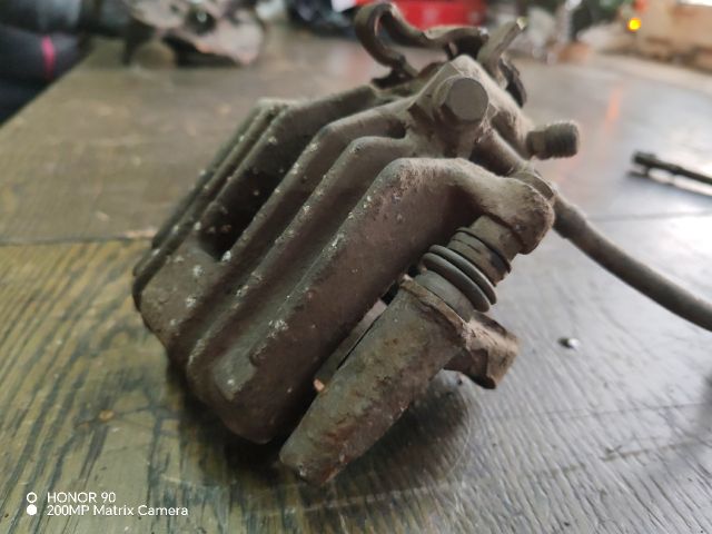 bontott VW POLO IV Jobb hátsó Féknyereg Munkahengerrel