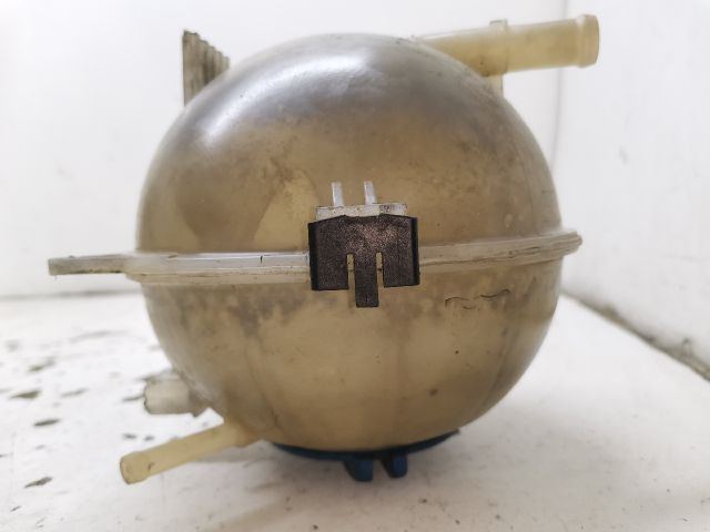 bontott VW POLO IV Kiegyenlítő Tartály