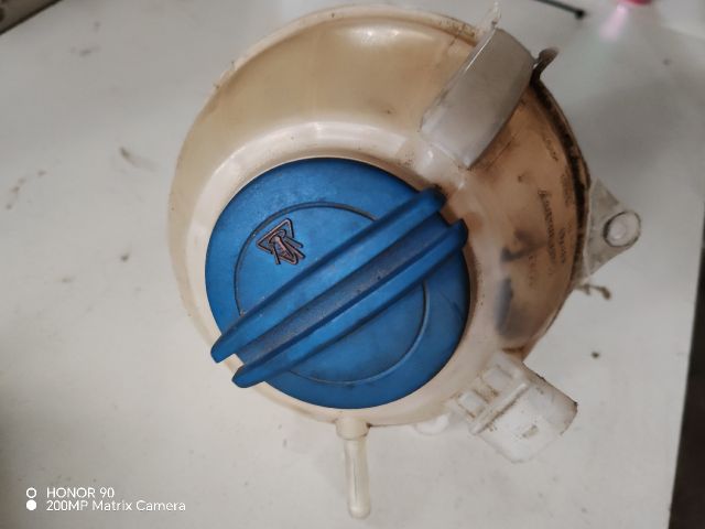 bontott VW POLO IV Kiegyenlítő Tartály