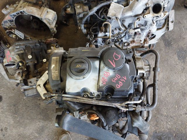 bontott VW POLO IV Motor (Fűzött blokk hengerfejjel)