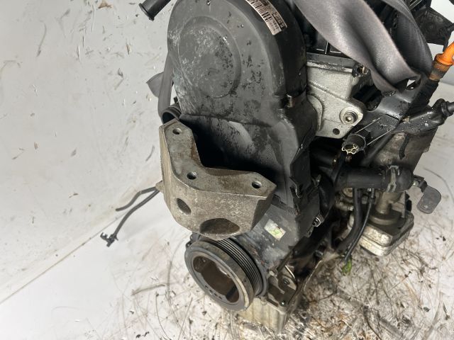 bontott VW POLO IV Motor (Fűzött blokk hengerfejjel)