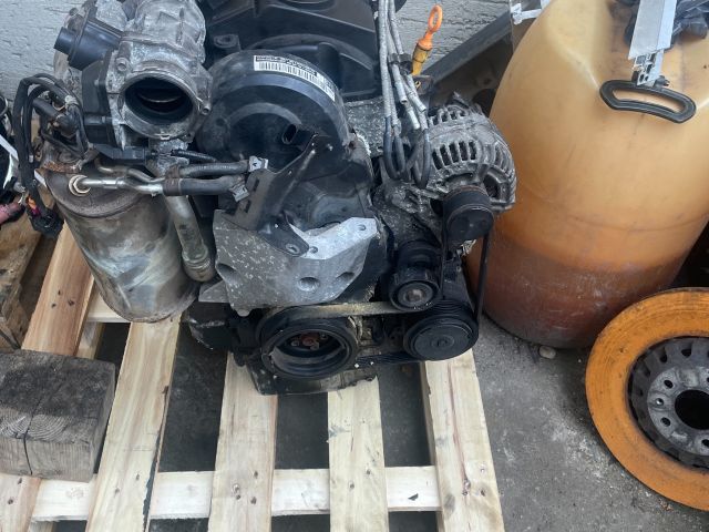 bontott VW POLO IV Motor (Fűzött blokk hengerfejjel)