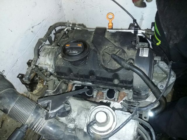 bontott VW POLO IV Motor (Fűzött blokk hengerfejjel)