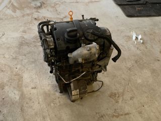 bontott VW POLO IV Motor (Fűzött blokk hengerfejjel)