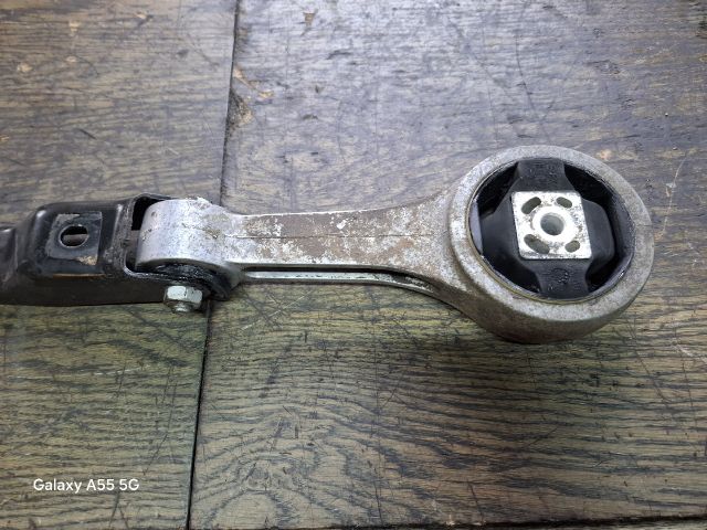 bontott VW POLO IV Motor Tartó Bak (Fém)