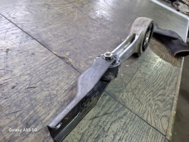 bontott VW POLO IV Motor Tartó Bak (Fém)