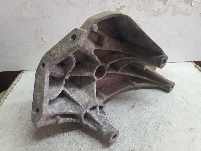 bontott VW POLO IV Motor Tartó Bak (Fém)