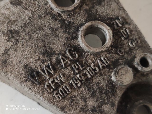 bontott VW POLO IV Motor Tartó Bak (Fém)