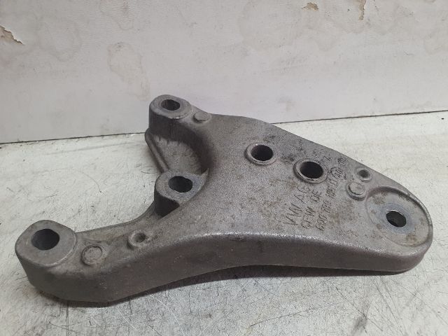 bontott VW POLO IV Motor Tartó Bak (Fém)