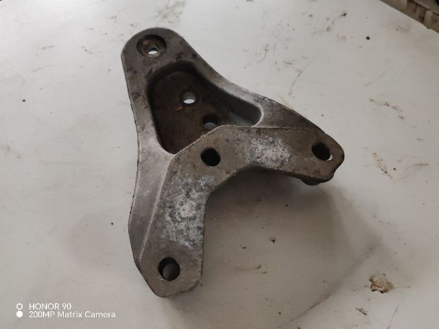 bontott VW POLO IV Motor Tartó Bak (Fém)