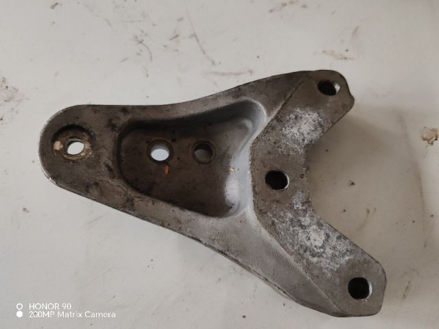 bontott VW POLO IV Motor Tartó Bak (Fém)