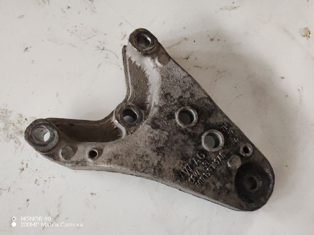 bontott VW POLO IV Motor Tartó Bak (Fém)