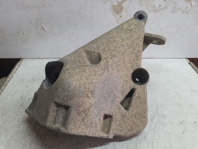 bontott VW POLO IV Motor Tartó Bak (Fém)