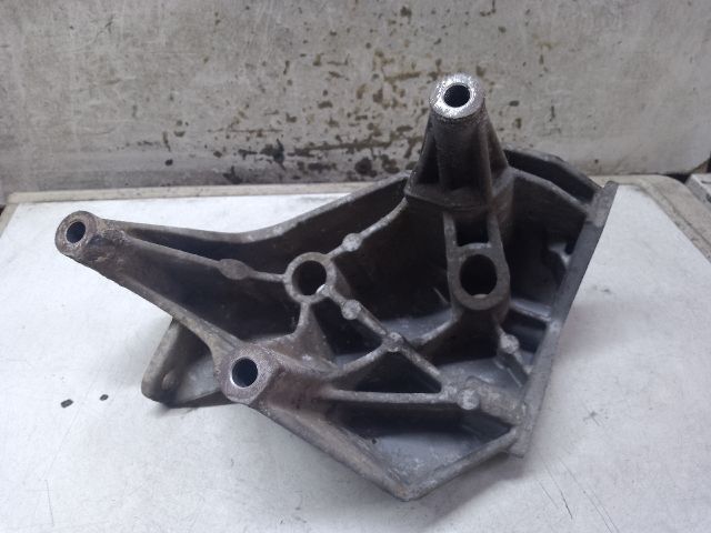 bontott VW POLO IV Motor Tartó Bak (Fém)