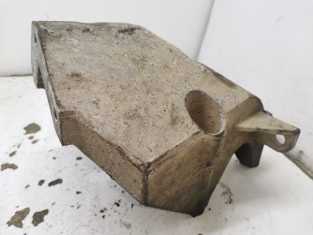 bontott VW POLO IV Motor Tartó Bak (Fém)