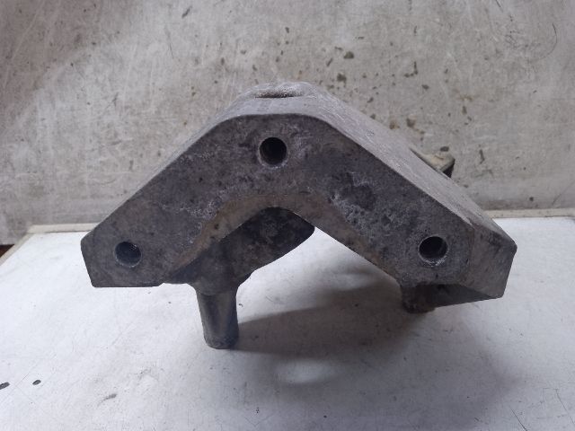 bontott VW POLO IV Motor Tartó Bak (Fém)