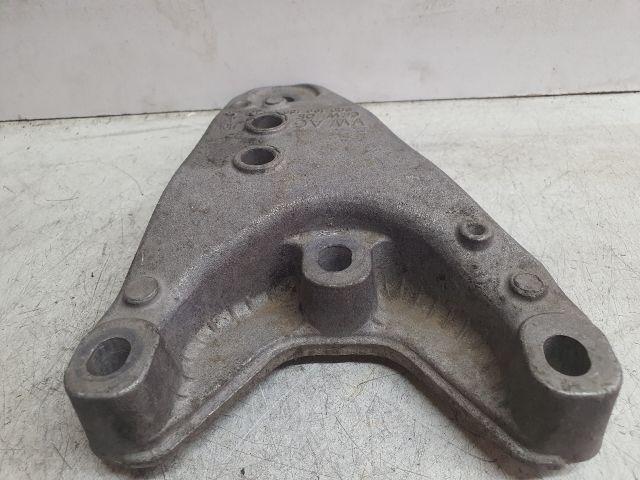 bontott VW POLO IV Motor Tartó Bak (Fém)