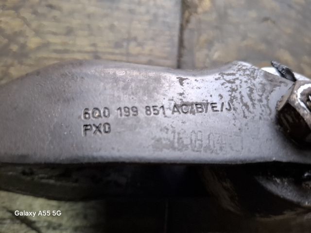 bontott VW POLO IV Motor Tartó Bak (Fém)