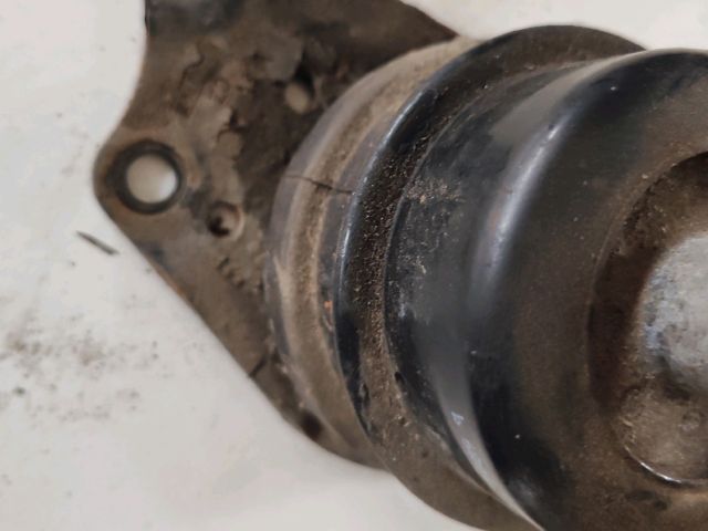 bontott VW POLO IV Motor Tartó Bak Jobb