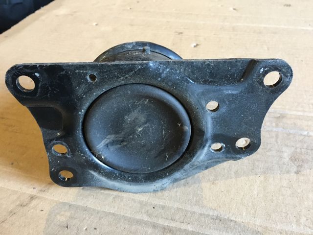 bontott VW POLO IV Motor Tartó Bak Jobb