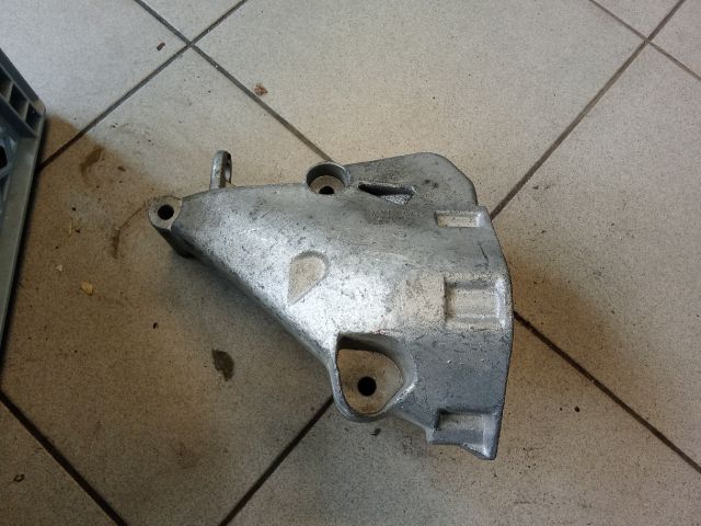 bontott VW POLO IV Motor Tartó Bak (Pozíciófüggetlen)