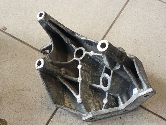 bontott VW POLO IV Motor Tartó Bak (Pozíciófüggetlen)