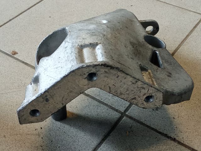 bontott VW POLO IV Motor Tartó Bak (Pozíciófüggetlen)