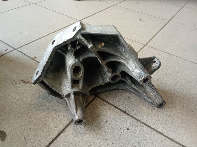 bontott VW POLO IV Motor Tartó Bak (Pozíciófüggetlen)