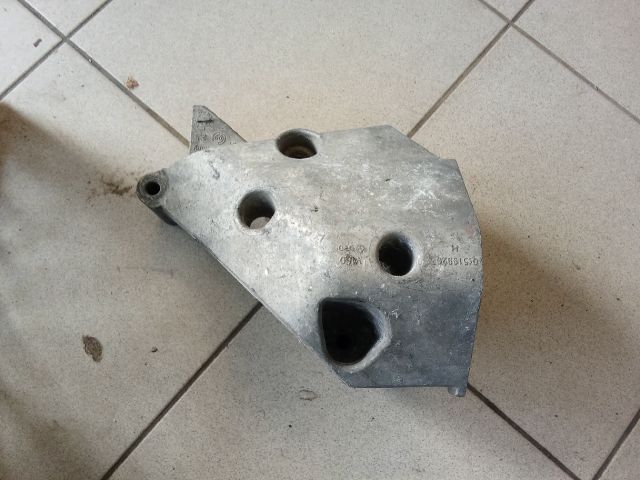 bontott VW POLO IV Motor Tartó Bak (Pozíciófüggetlen)