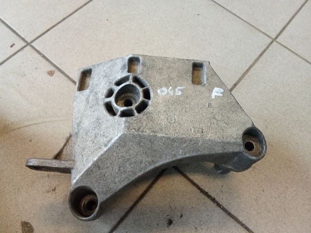 bontott VW POLO IV Motor Tartó Bak (Pozíciófüggetlen)