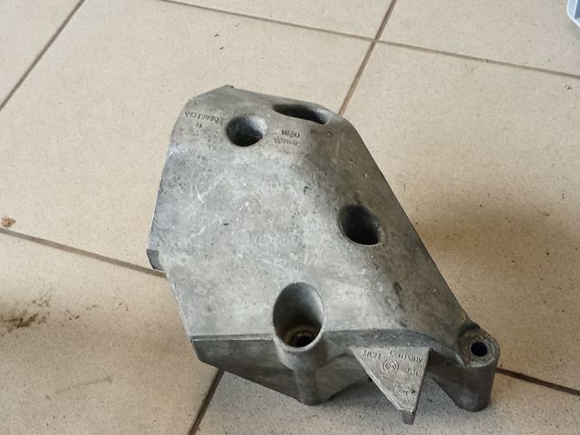 bontott VW POLO IV Motor Tartó Bak (Pozíciófüggetlen)