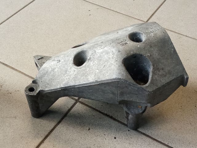 bontott VW POLO IV Motor Tartó Bak (Pozíciófüggetlen)