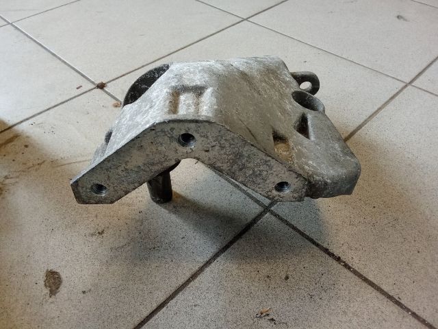 bontott VW POLO IV Motor Tartó Bak (Pozíciófüggetlen)