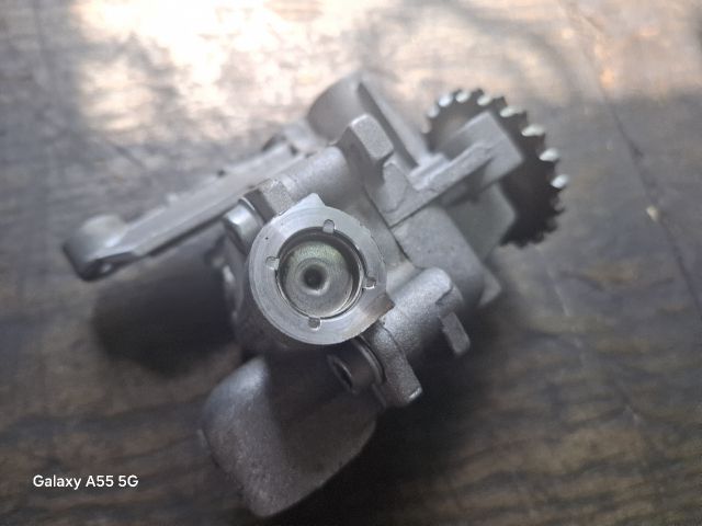 bontott VW POLO IV Olajszivattyú