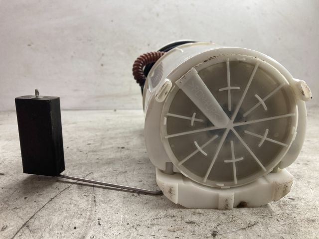 bontott VW POLO IV Üzemanyag Szivattyú