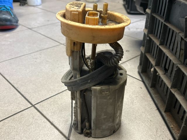 bontott VW POLO IV Üzemanyag Szivattyú