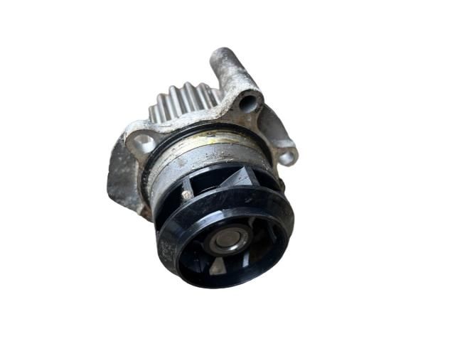 bontott VW POLO IV Vízpumpa