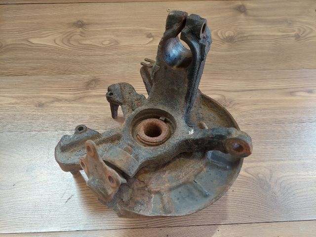 bontott VW POLO IV Jobb első Csonkállvány Kerékaggyal