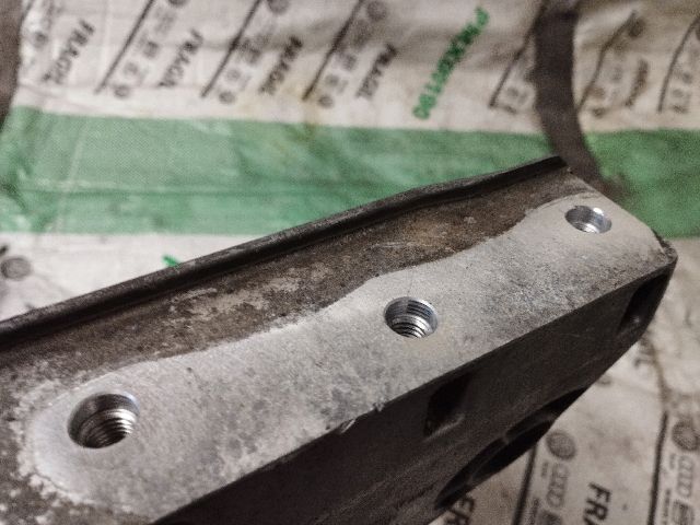 bontott VW POLO IV Motor Tartó Bak (Fém)