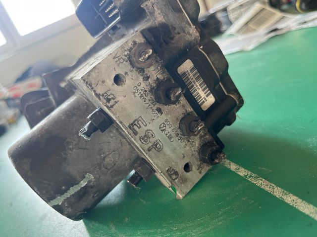 bontott VW POLO IV ABS Kocka