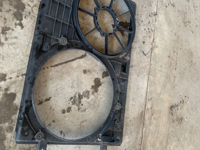bontott VW POLO IV Hűtőventilátor Keret