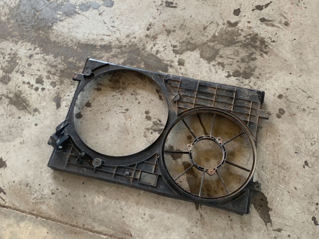bontott VW POLO IV Hűtőventilátor Keret