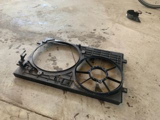 bontott VW POLO IV Hűtőventilátor Keret