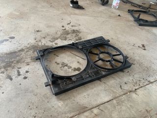 bontott VW POLO IV Hűtőventilátor Keret