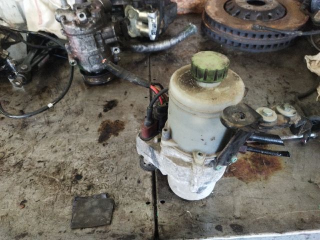 bontott VW POLO IV Kormányszervó Motor (Hidraulikus)