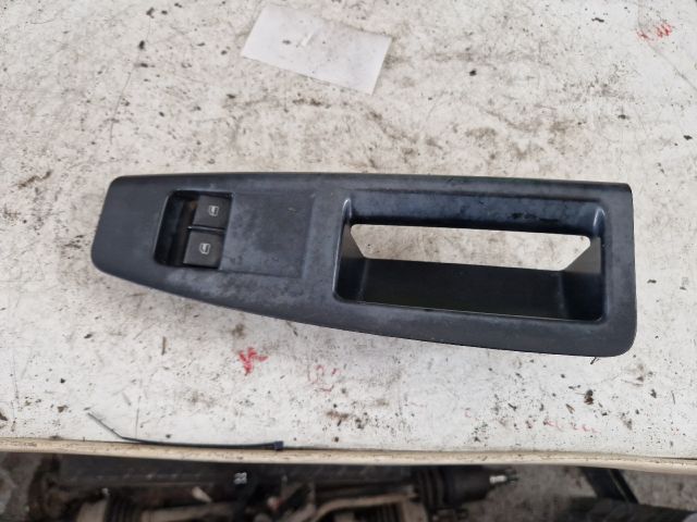 bontott VW POLO IV Ablakemelő Kapcsoló Négyes / Kettes