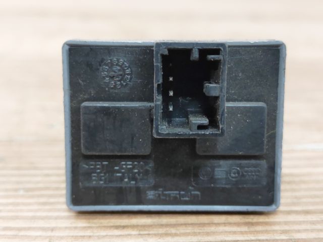 bontott VW POLO IV Ablakemelő Kapcsoló Négyes / Kettes