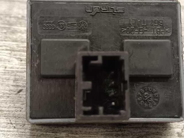 bontott VW POLO IV Ablakemelő Kapcsoló Négyes / Kettes