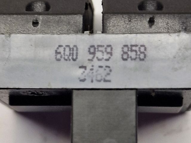 bontott VW POLO IV Ablakemelő Kapcsoló Négyes / Kettes