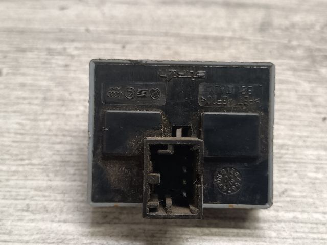 bontott VW POLO IV Ablakemelő Kapcsoló Négyes / Kettes